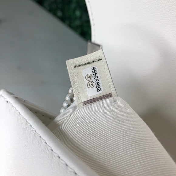 ❌SOLD❌CHANEL White Sequin BoyBag Limited Edition - Picture 16 of 17